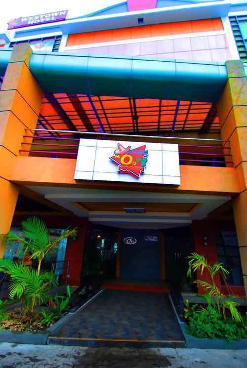 Mo2 Westown Hotel - Mandalagan Bacolod Buitenkant foto