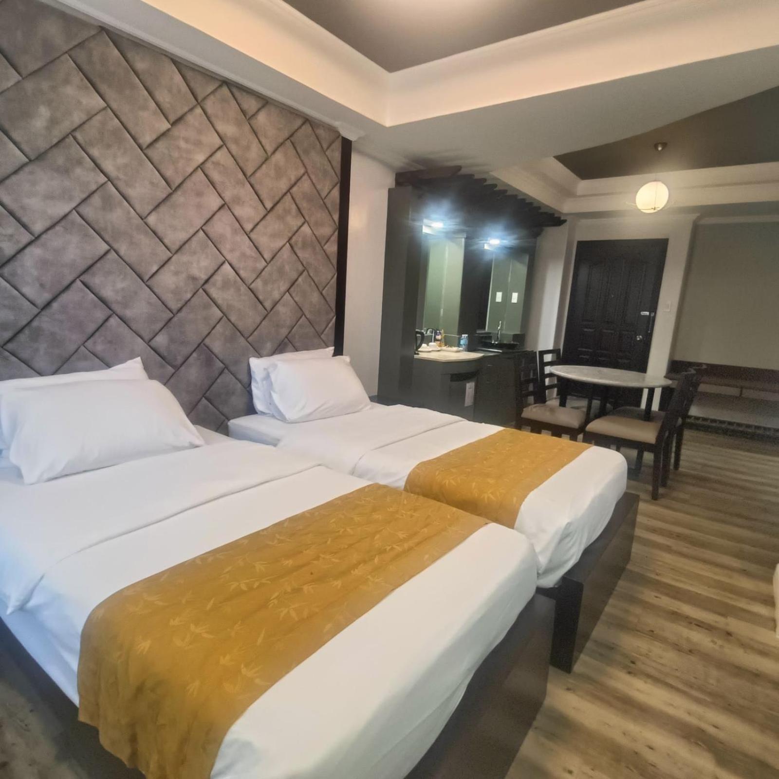 Mo2 Westown Hotel - Mandalagan Bacolod Buitenkant foto