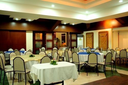 Mo2 Westown Hotel - Mandalagan Bacolod Buitenkant foto