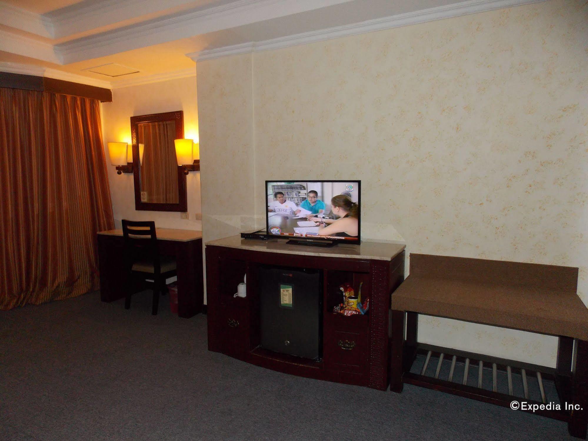 Mo2 Westown Hotel - Mandalagan Bacolod Buitenkant foto