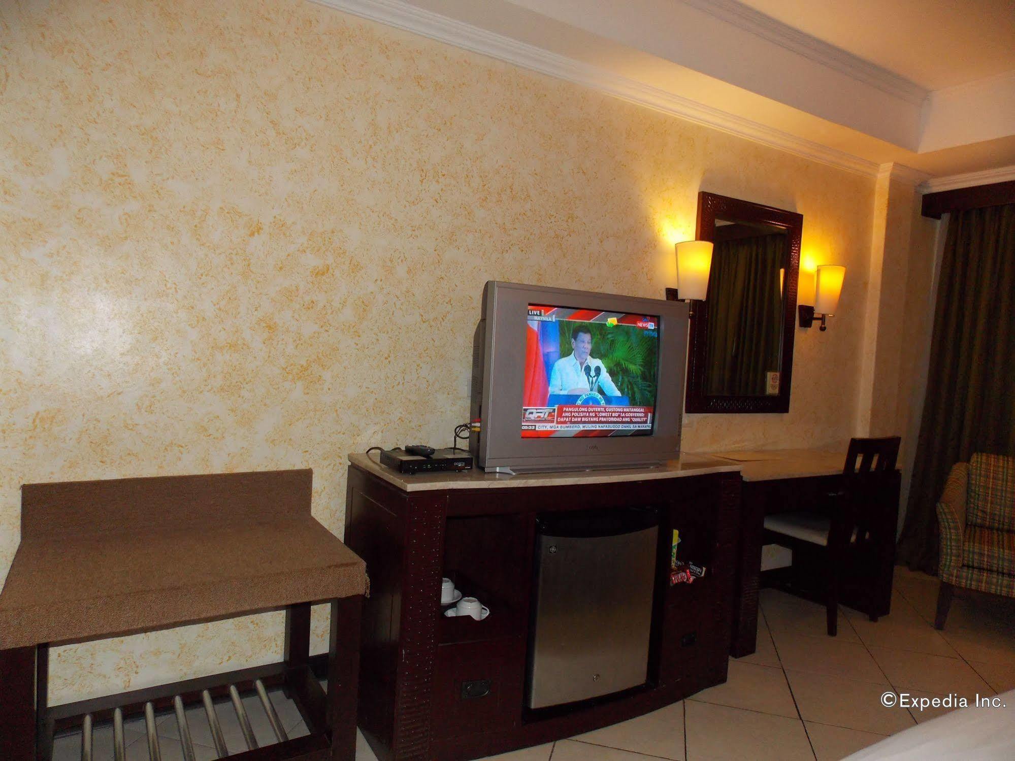 Mo2 Westown Hotel - Mandalagan Bacolod Buitenkant foto