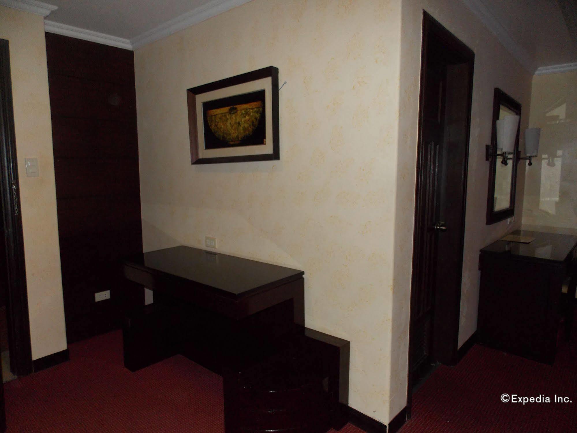 Mo2 Westown Hotel - Mandalagan Bacolod Buitenkant foto