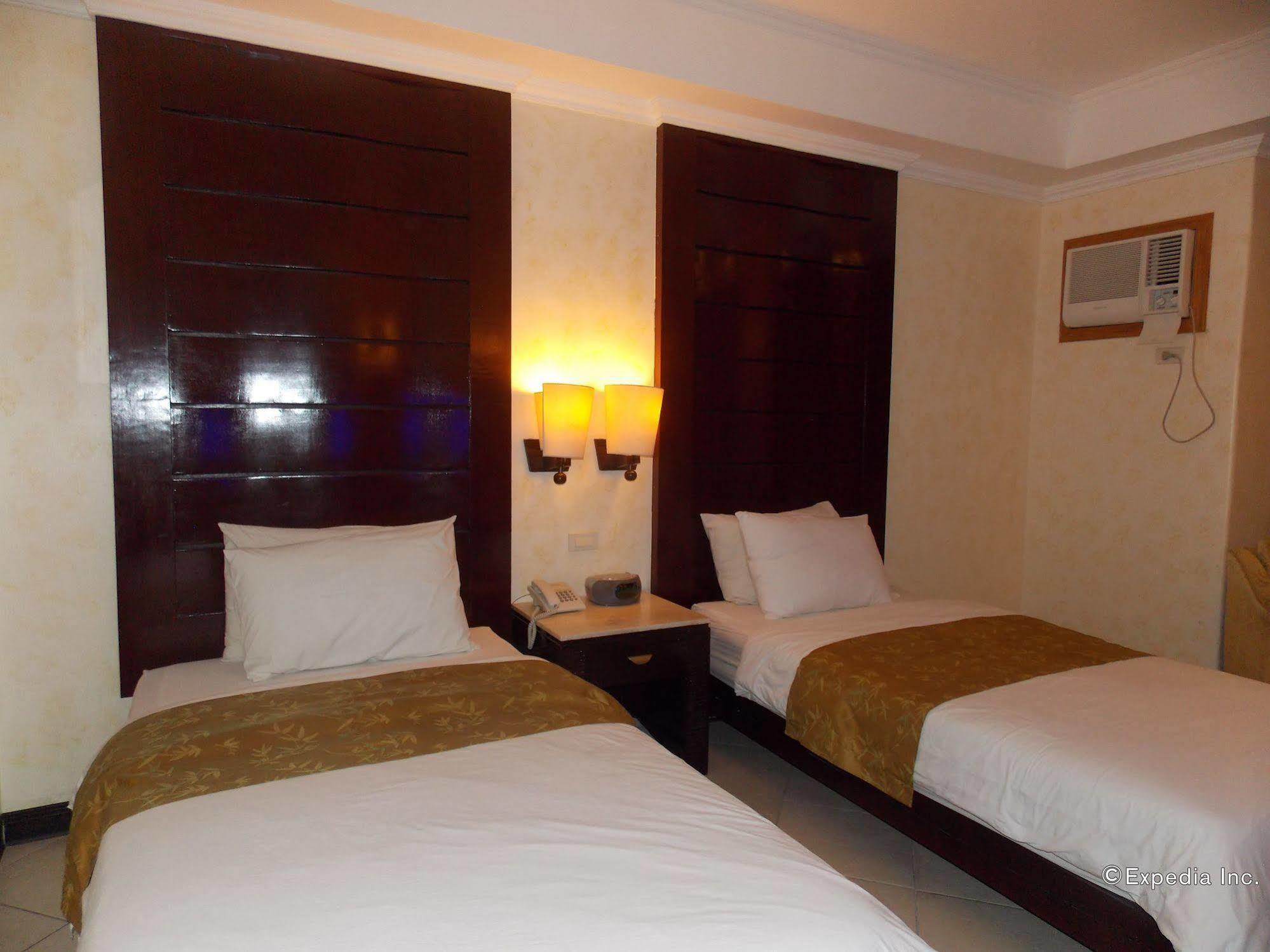 Mo2 Westown Hotel - Mandalagan Bacolod Buitenkant foto